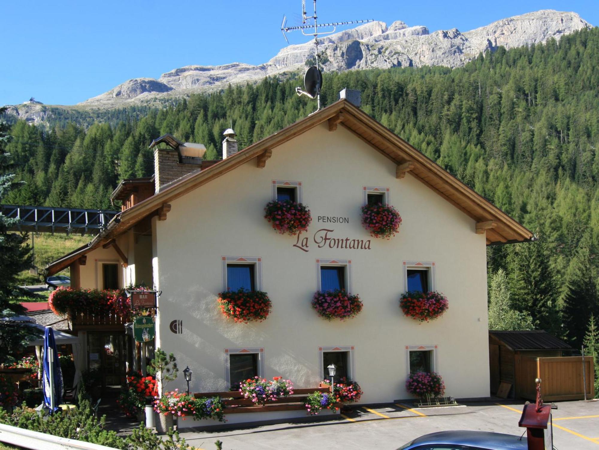 Ostaria La Fontana Hotel Corvara In Badia Exterior photo