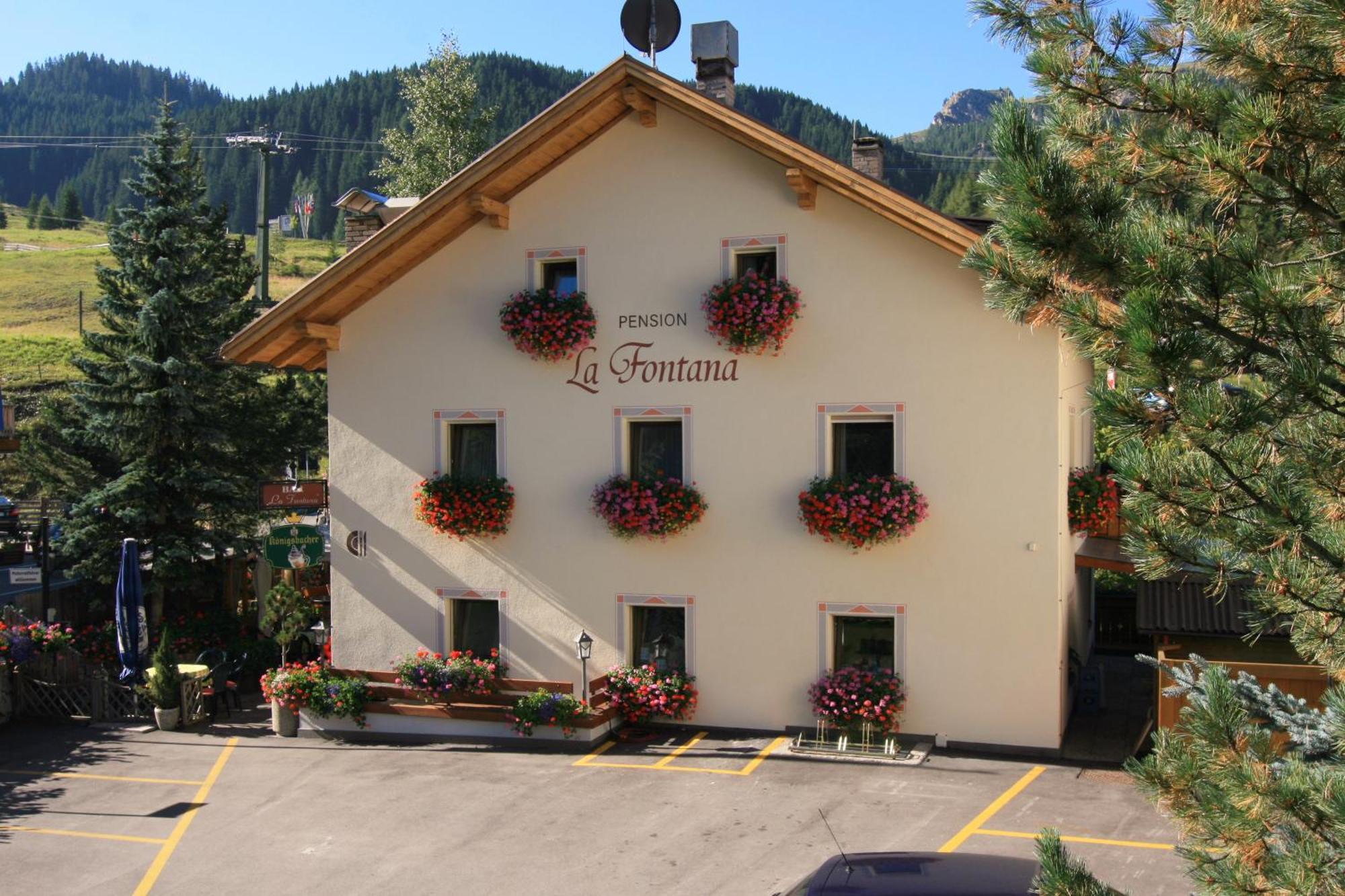 Ostaria La Fontana Hotel Corvara In Badia Exterior photo