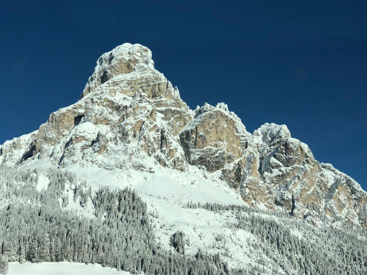 Ostaria La Fontana Hotel Corvara In Badia Exterior photo